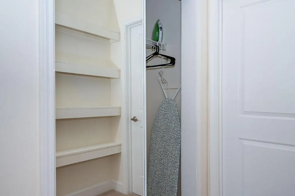 Perfectly Located 1Br With Gym And Parking Apartment Charlotte