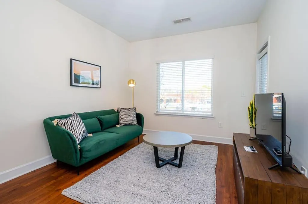 Perfectly Located 1Br With Gym And Parking Apartment Charlotte